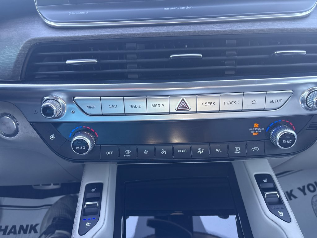 Used 2021 White Kia SX image 18