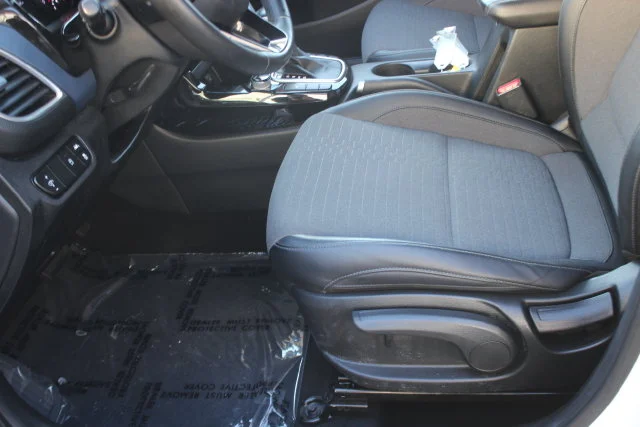 Used 2023 White Kia S image 20
