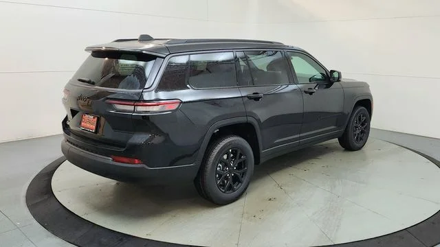 New 2026 Diamond Black Crystal Pearl-Coat Exterior Paint Jeep  image 11