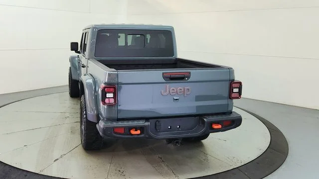 Used 2025 Gray Jeep Mojave image 8