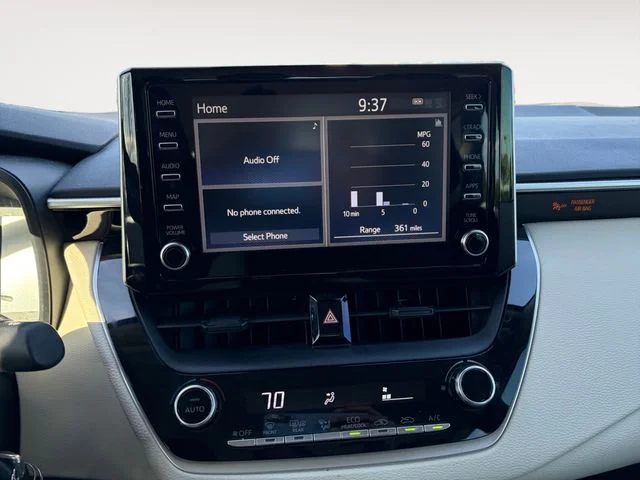 Used 2020  Toyota LE image 15