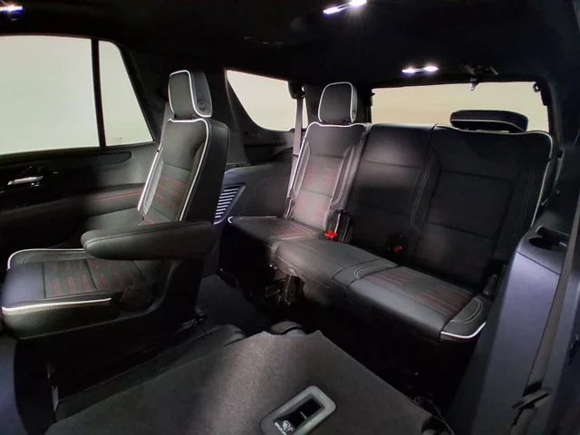 2026 GMC Yukon AT4 Ultimate - Photo 12