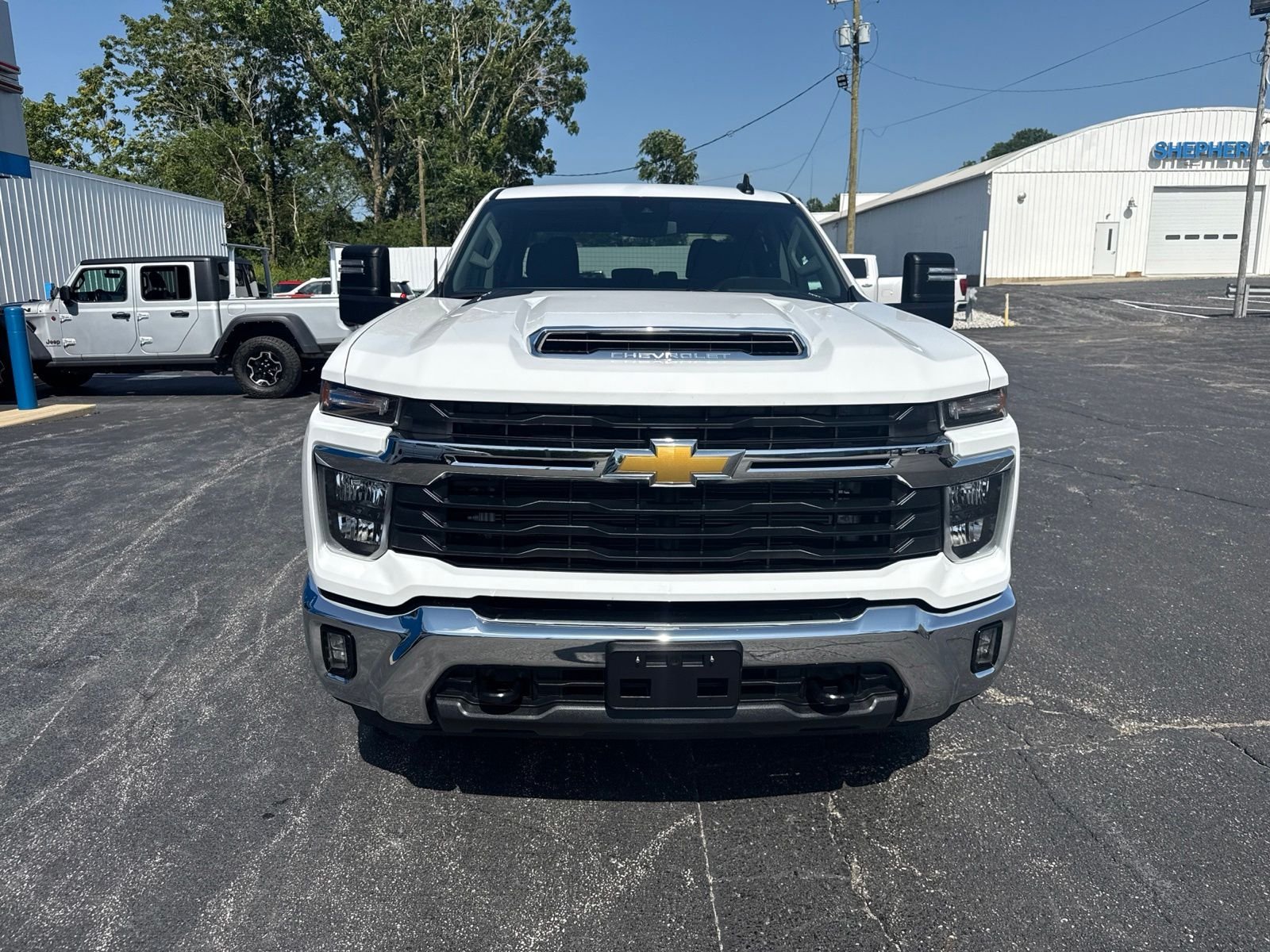 Used 2025 White Chevrolet LT image 11