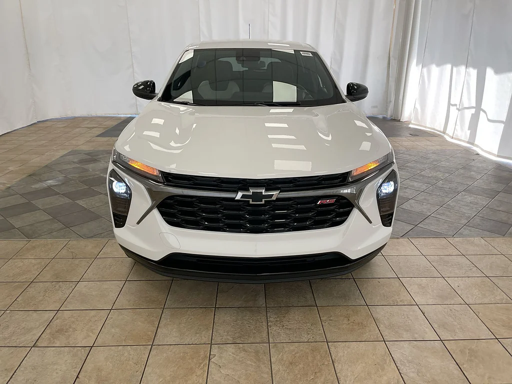 Used 2024 Summit White Chevrolet RS image 28