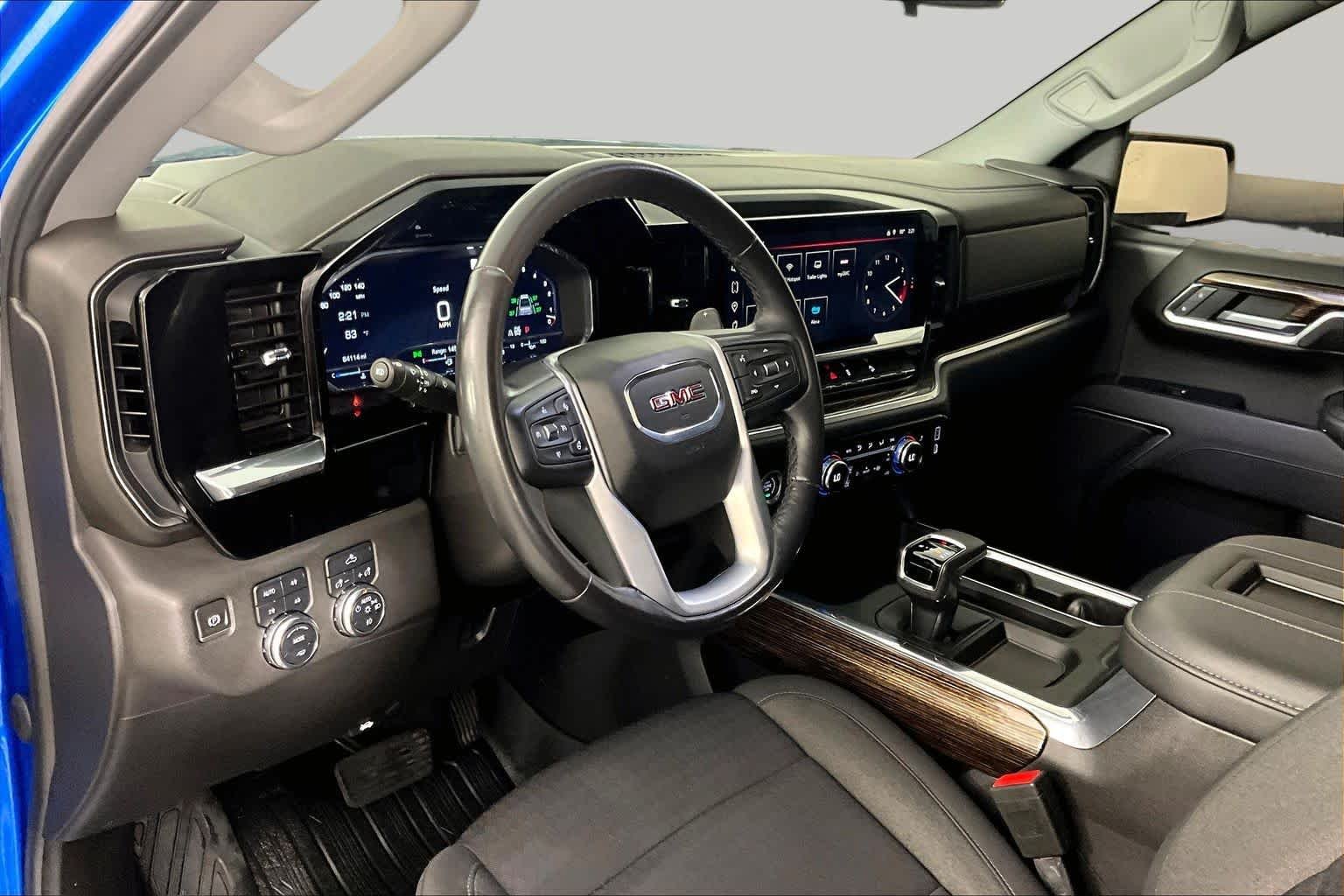 Used 2022 Dynamic Blue Metallic GMC Elevation image 17