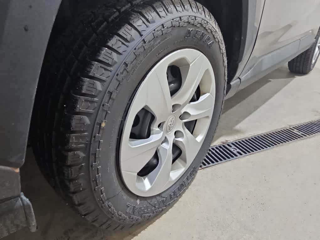 Used 2023 Magnetic Gray Metallic Toyota LE image 9