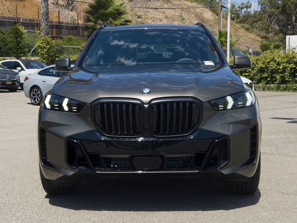 New 2026 Manhattan Green Metallic BMW xDrive40i image 3