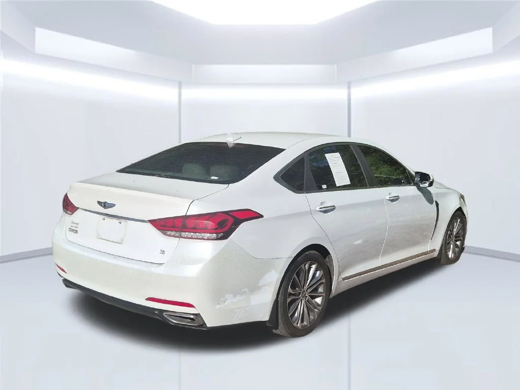 Used 2016 White Hyundai 3.8 image 5