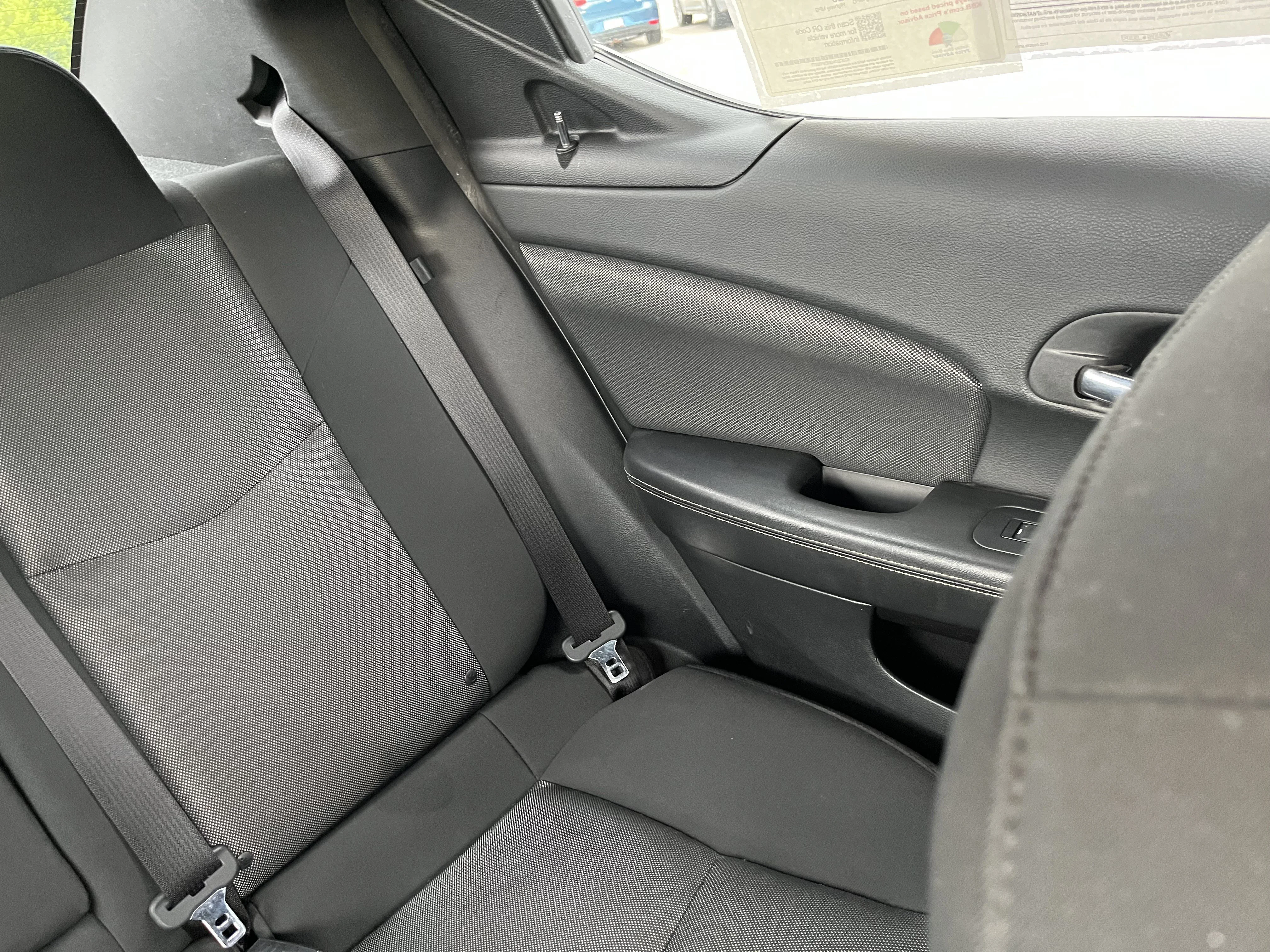 Used 2014 Bright White Clearcoat Dodge SE image 22