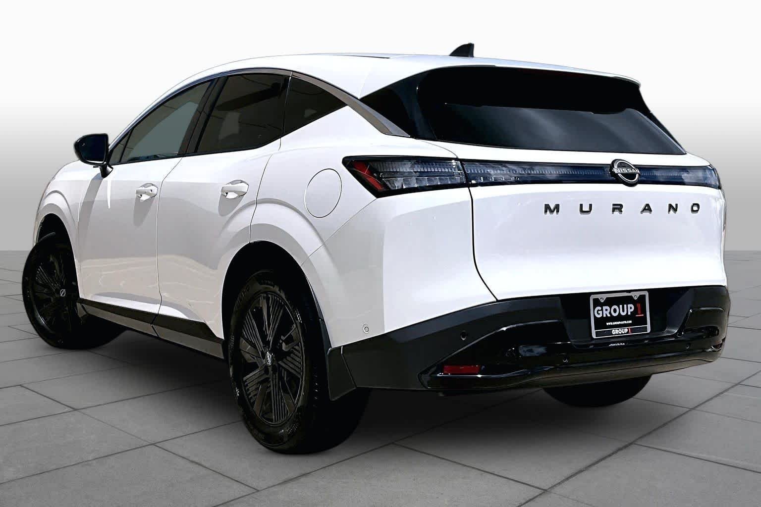 Used 2025 Everest White Pearl Tricoat Nissan SV image 11