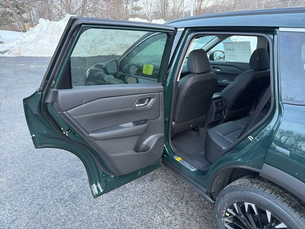 New 2026 Obsidian Green Pearl Nissan Dark Armor™ image 23