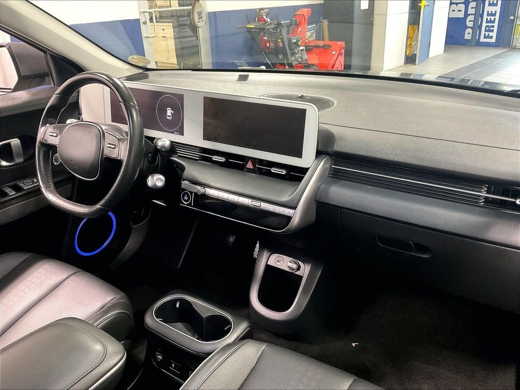 Used 2023 Gray Hyundai SEL image 14