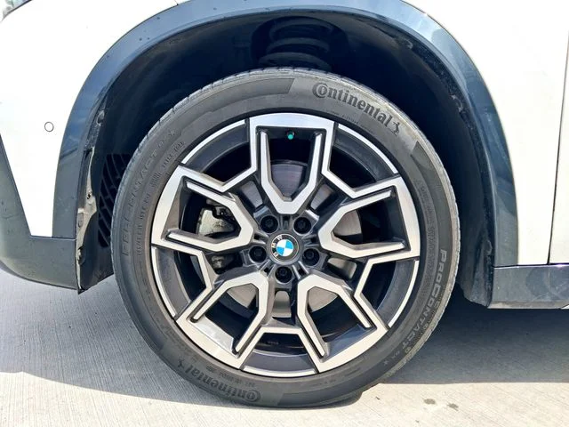 Used 2024 White BMW xDrive28i image 29