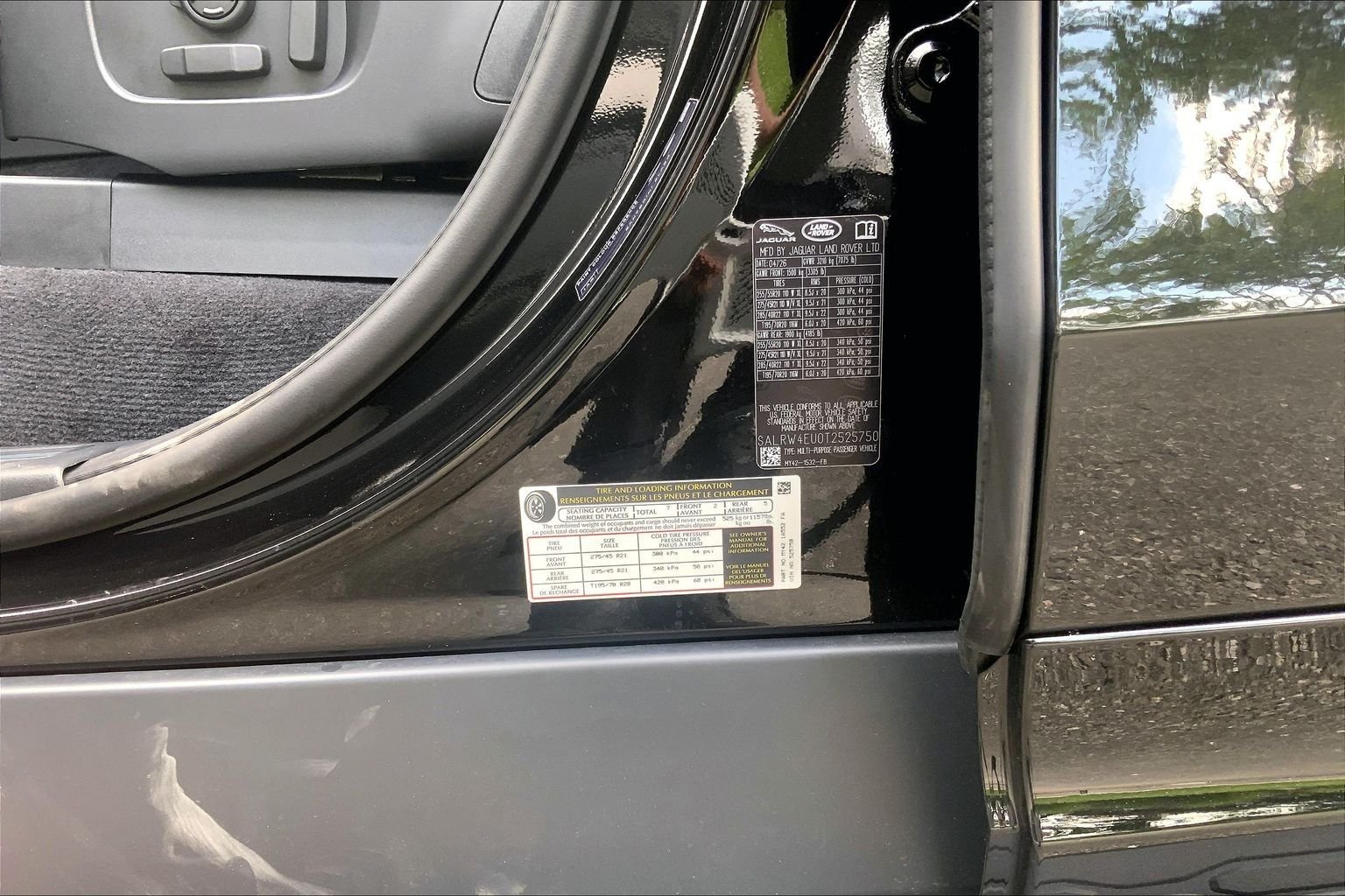 New 2026 Santorini Black Land Rover Gemini Edition image 18