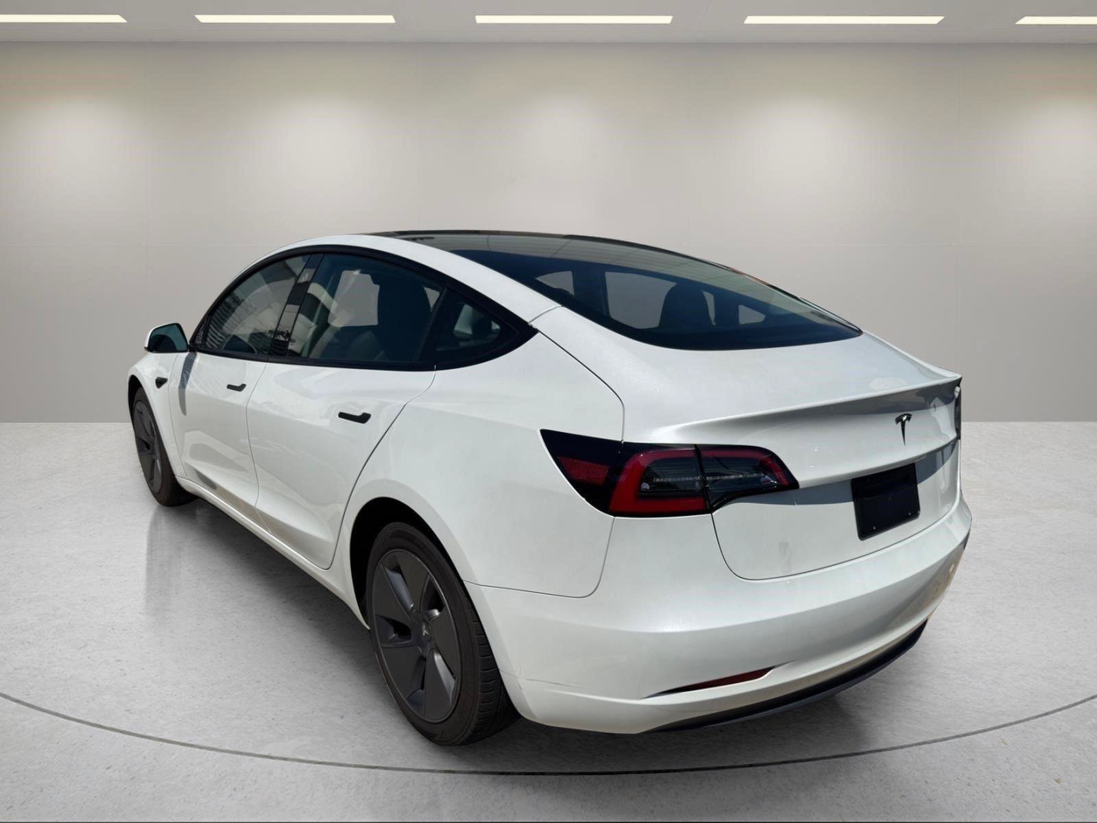 Used 2023  Tesla  image 8