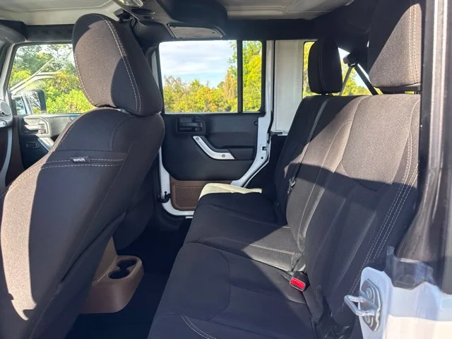 Used 2018 White Jeep Unlimited Sahara image 13