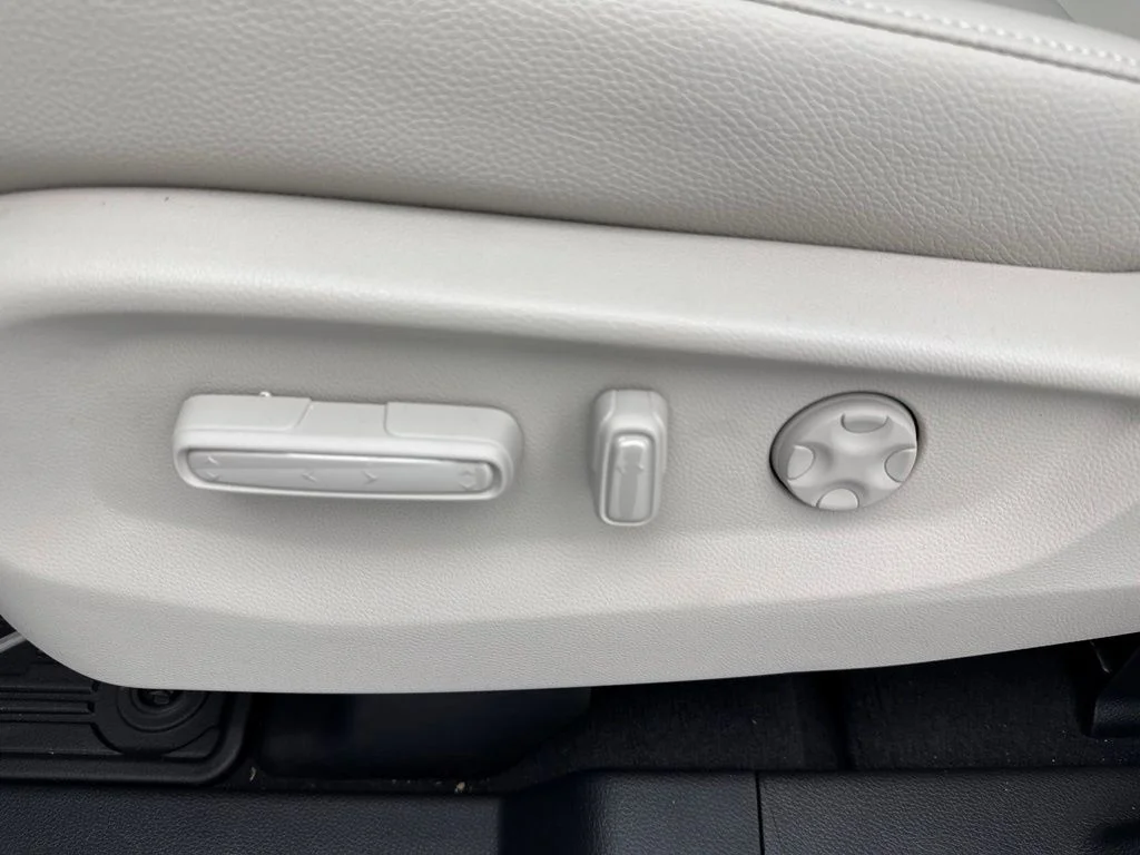 New 2026 Platinum White Pearl Honda EX-L image 18