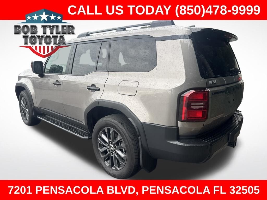 Used 2025  Toyota Base image 1