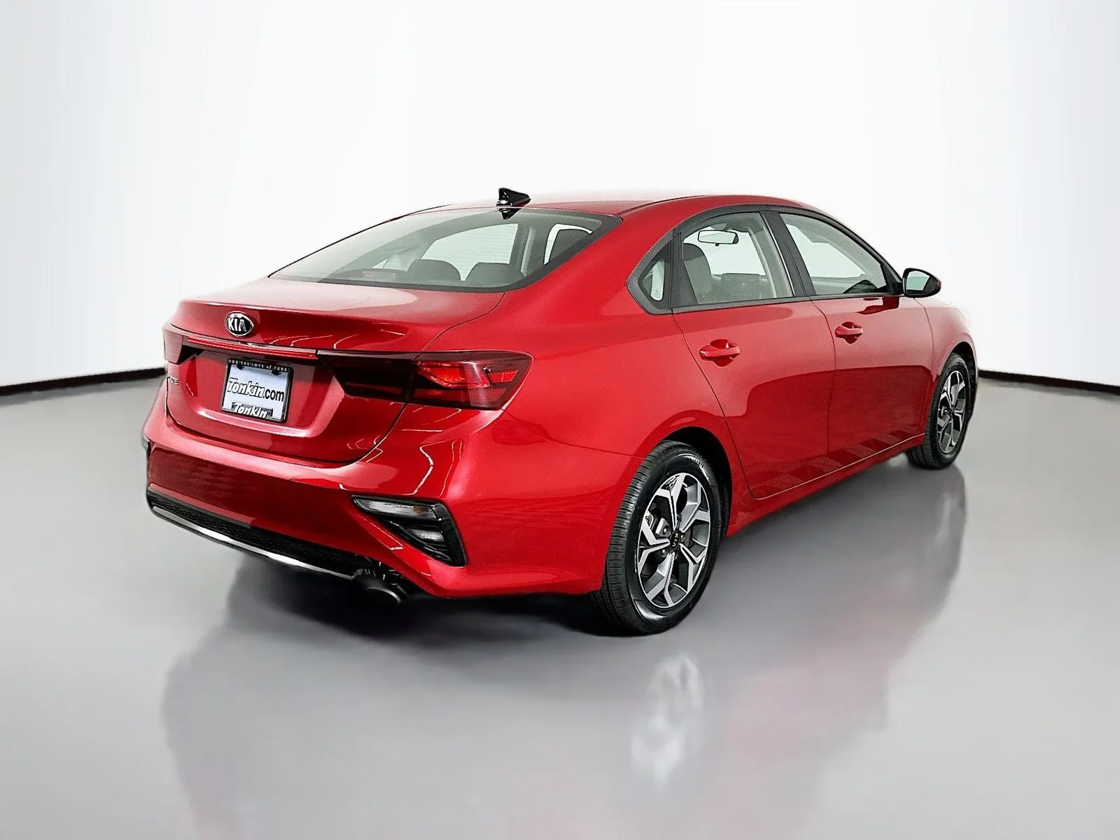 Used 2021 Currant Red Kia LXS image 7