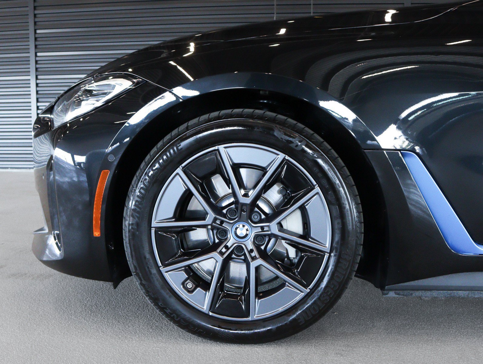 Used 2022 Black Sapphire Metallic BMW eDrive40 image 4
