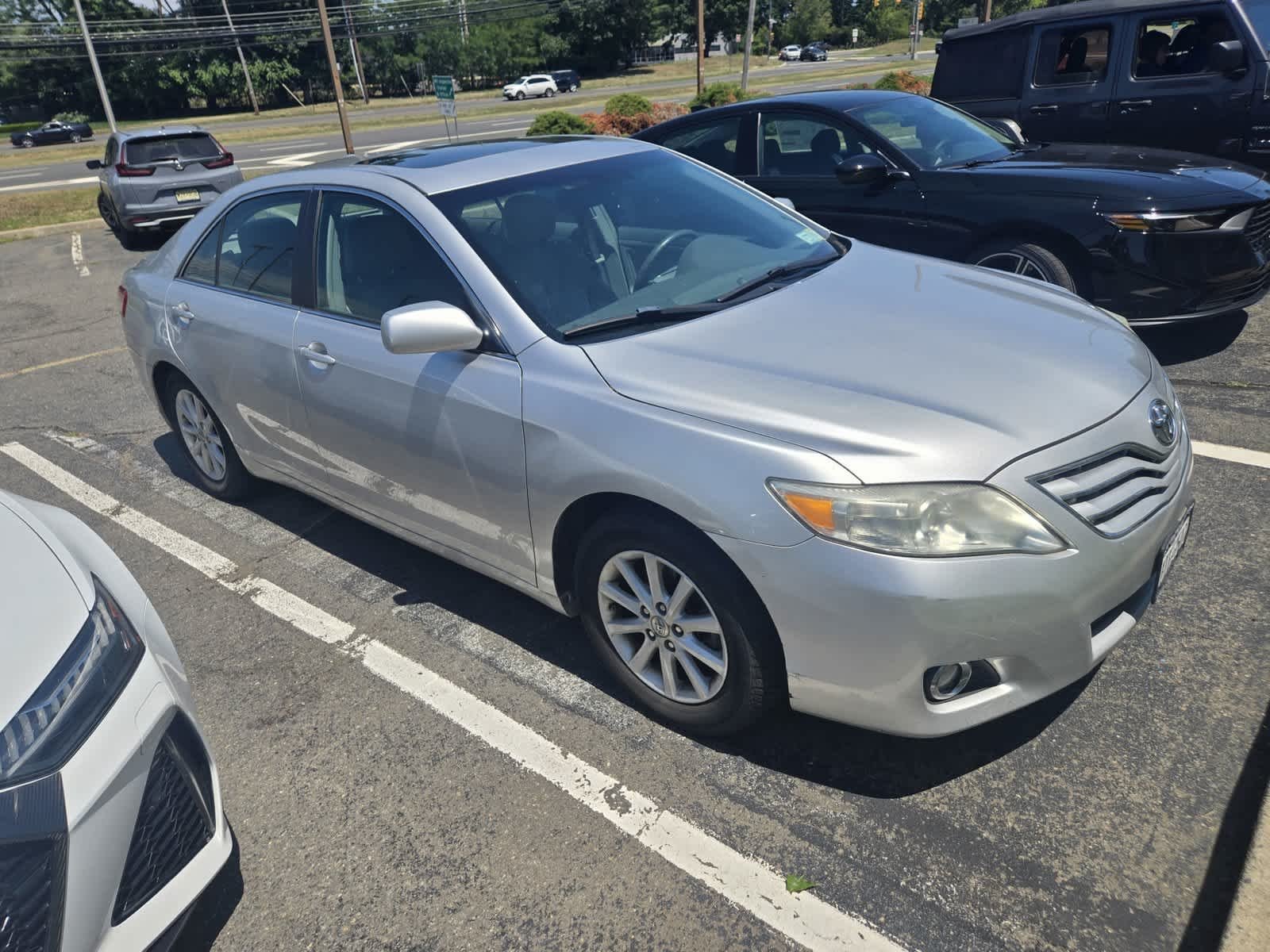 Used 2010 Classic Silver Metallic Toyota XLE image 4