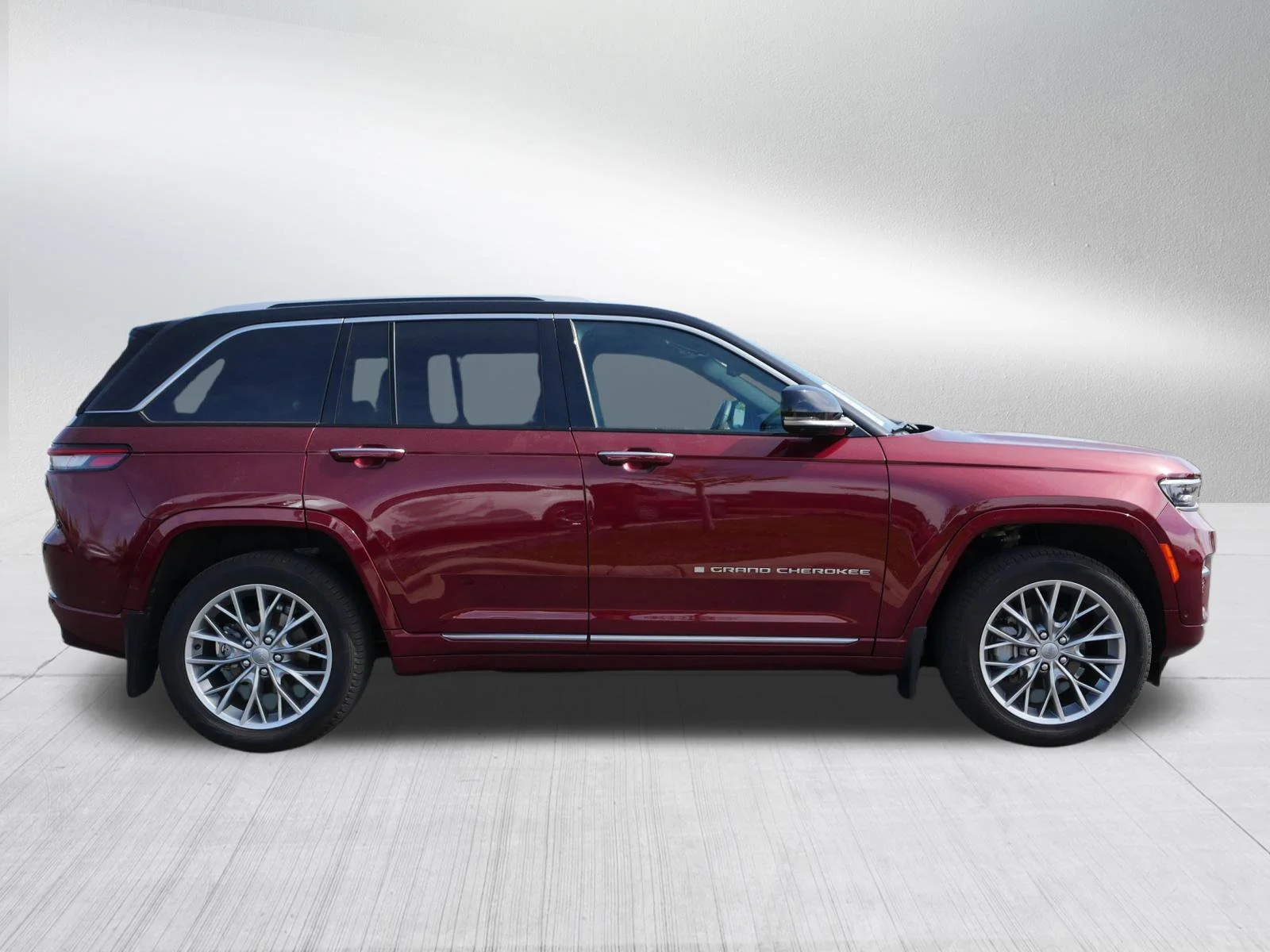 Used 2023 Velvet Red Pearlcoat Jeep Summit image 8