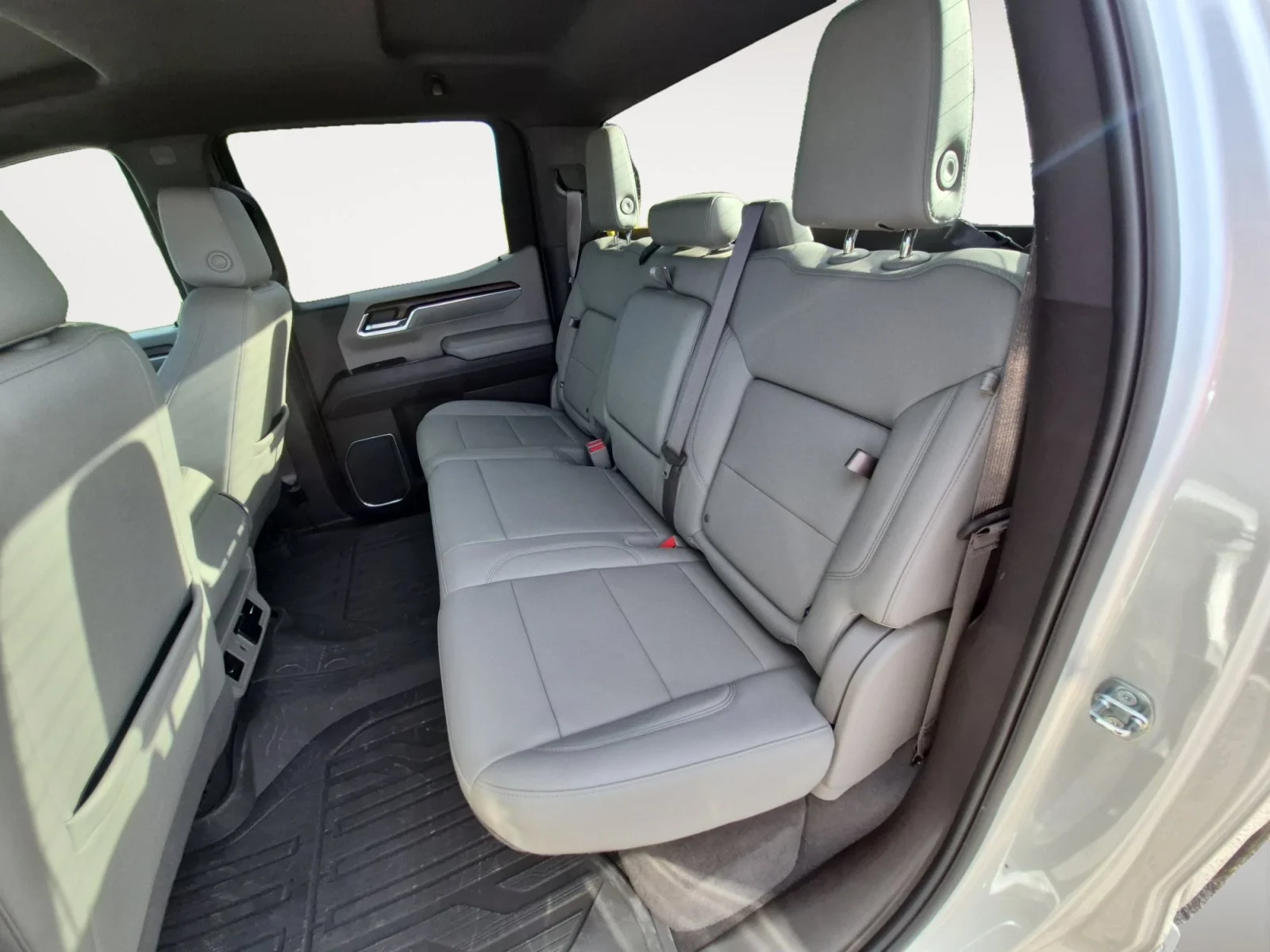 Used 2022 Quicksilver Metallic GMC SLT image 21