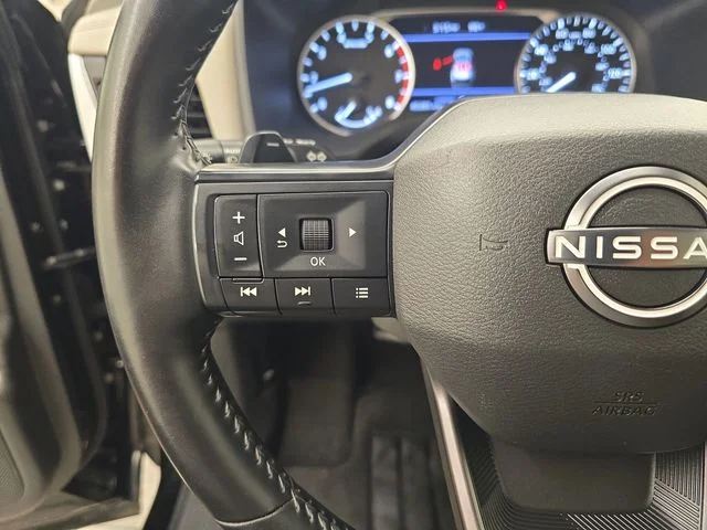 Used 2025 Super Black Nissan SV image 27