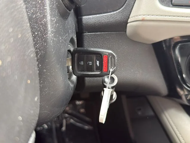 Used 2022 Silver Honda LX image 30
