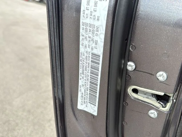 Used 2019 Gray Jeep Latitude Plus image 16