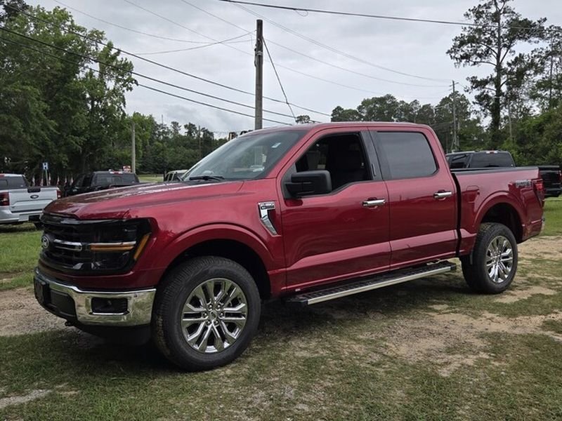 New 2026 Ruby Red Metallic Tinted Clearcoat Ford XLT image 3