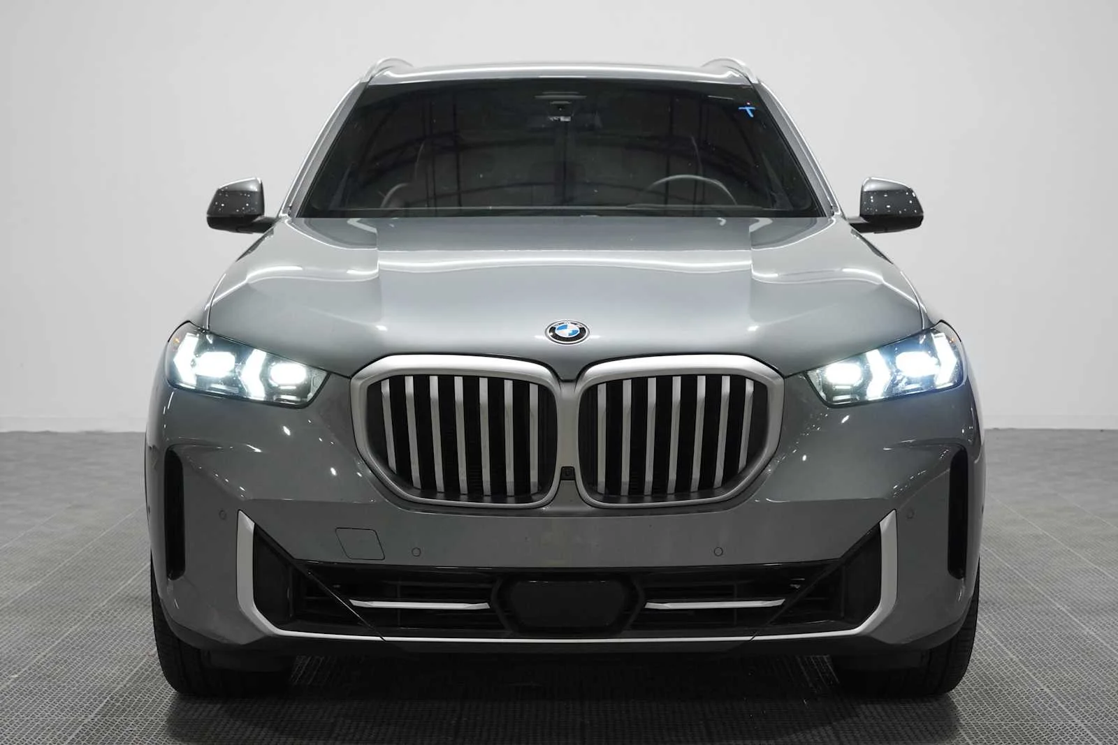 Used 2024 Not Available BMW xDrive40i image 2