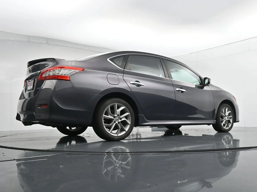 Used 2014 Gray Nissan SR image 33
