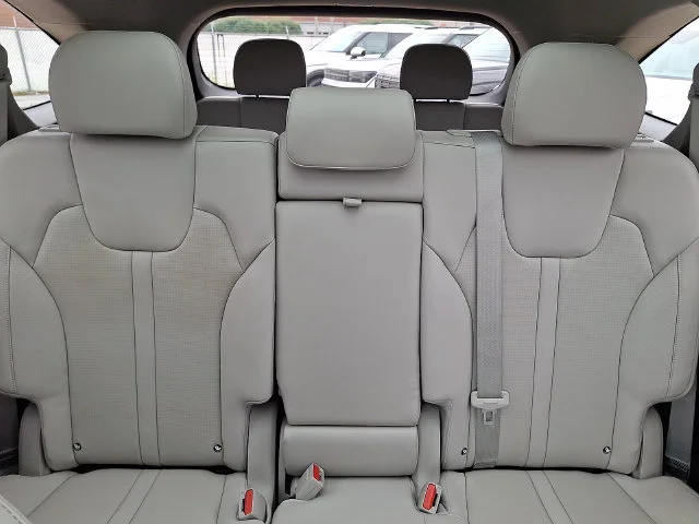 Used 2024 Black Kia S image 19