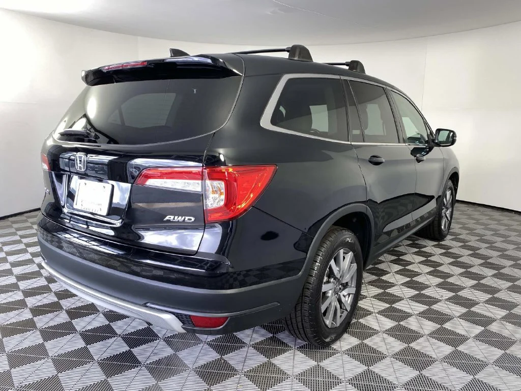 Used 2020 Crystal Black Pearl Honda EX-L image 9