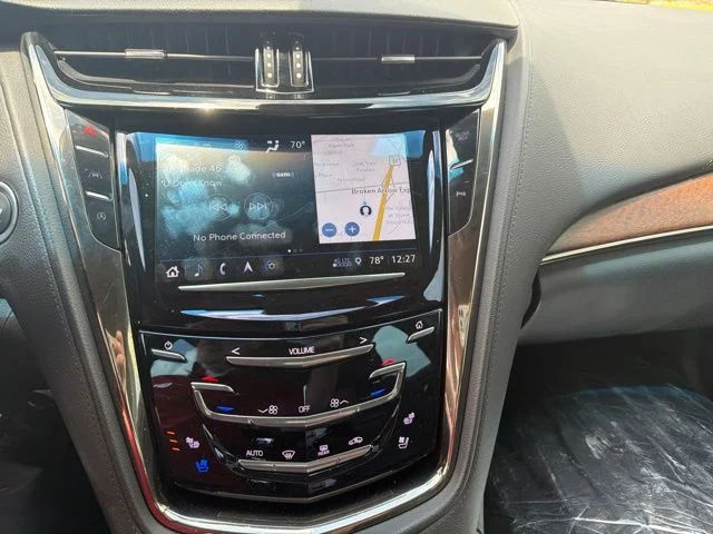 Used 2018 White Cadillac 2.0L Turbo Luxury image 15