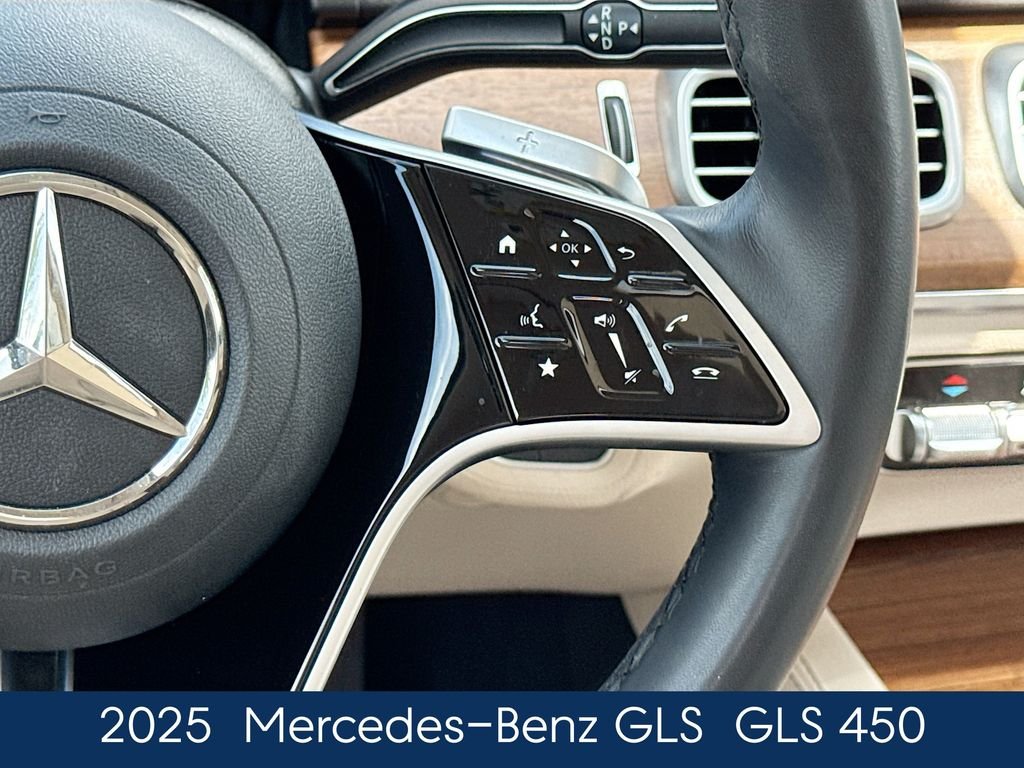 Used 2025  Mercedes-Benz GLS 450 image 27