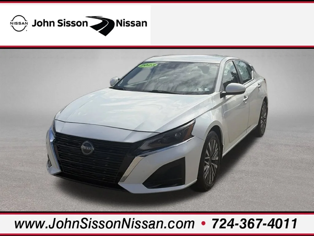 Used 2023 White Nissan 2.5 SV image 1