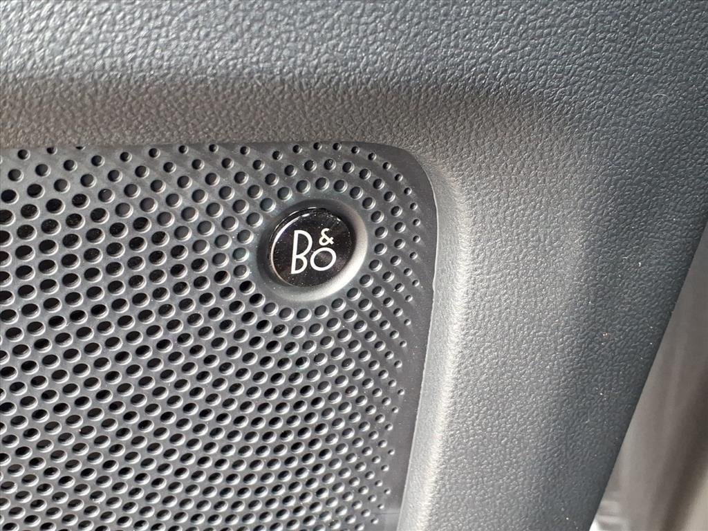 New 2025 Carbonized Gray Metallic Ford Outer Banks® image 5