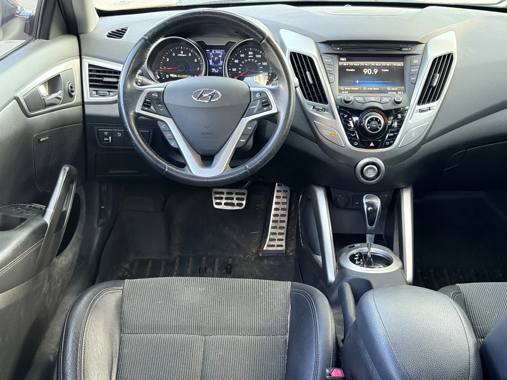 Used 2013 26.2 Yellow Hyundai w/Black Int image 15