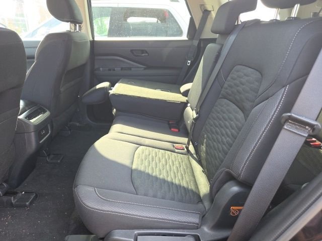 Used 2025 Super Black Nissan SV image 3