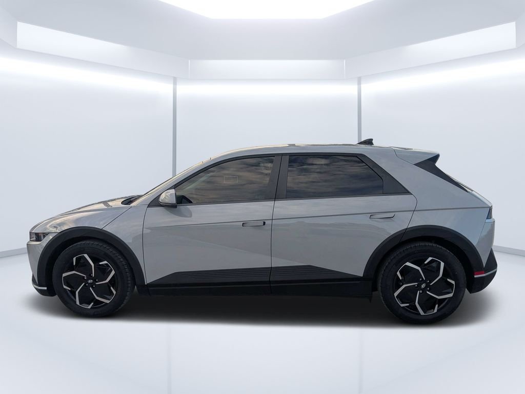 Used 2024 Gray Hyundai SE image 6