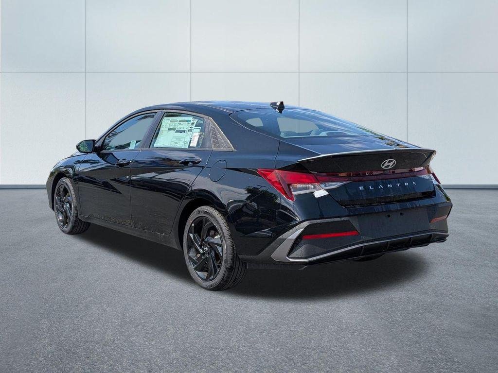 New 2026 Black Hyundai SEL Sport image 4