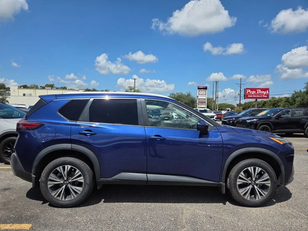 Used 2022 Blue Nissan SV image 6