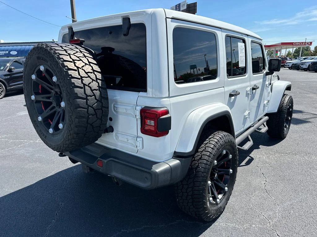 Used 2019 White Jeep Unlimited Sahara image 7