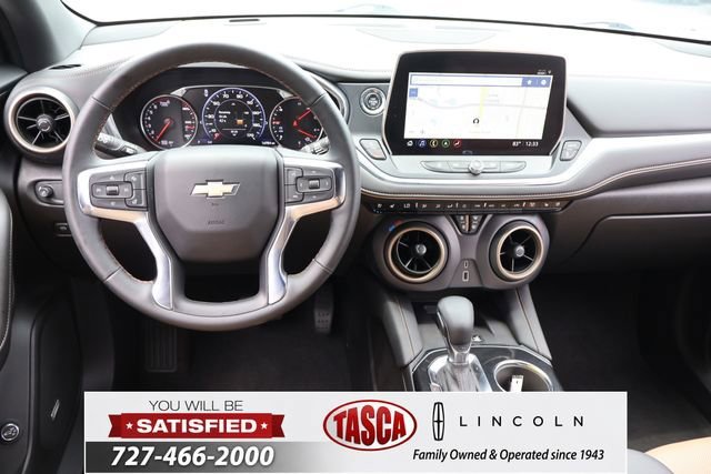 Used 2024 Iridescent Pearl Tricoat Chevrolet Premier image 17