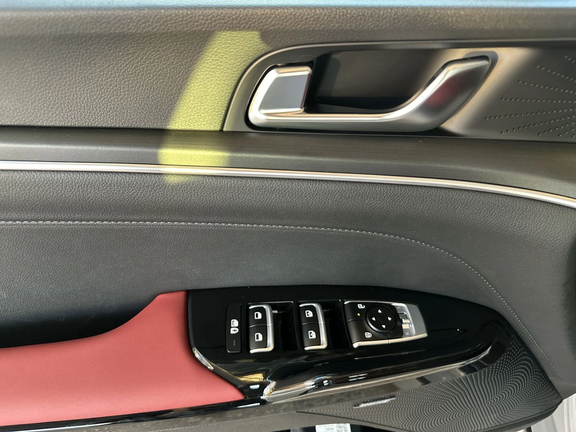 New 2026 Snow White Pearl Kia GT-Line FWD image 17