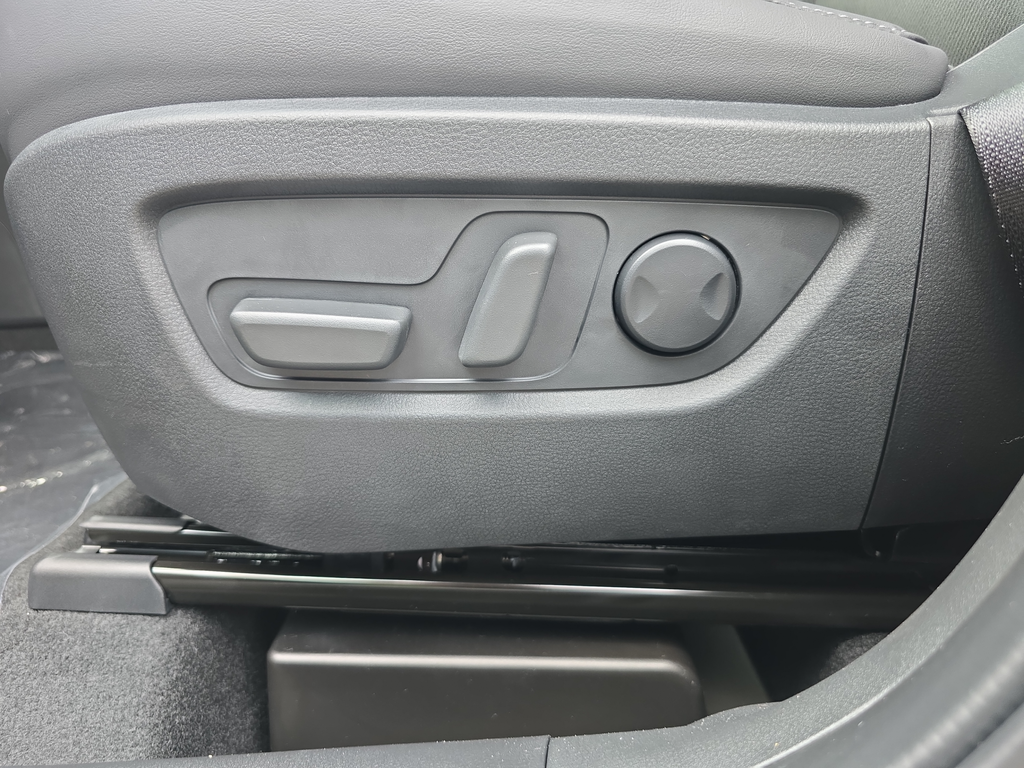New 2026 Jet Black Mica Mazda 2.5 S Preferred image 18