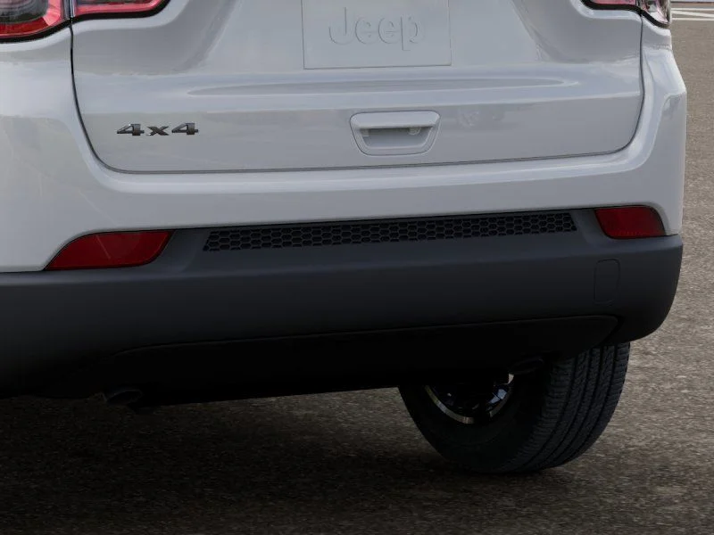 New 2026 White Jeep Latitude image 12