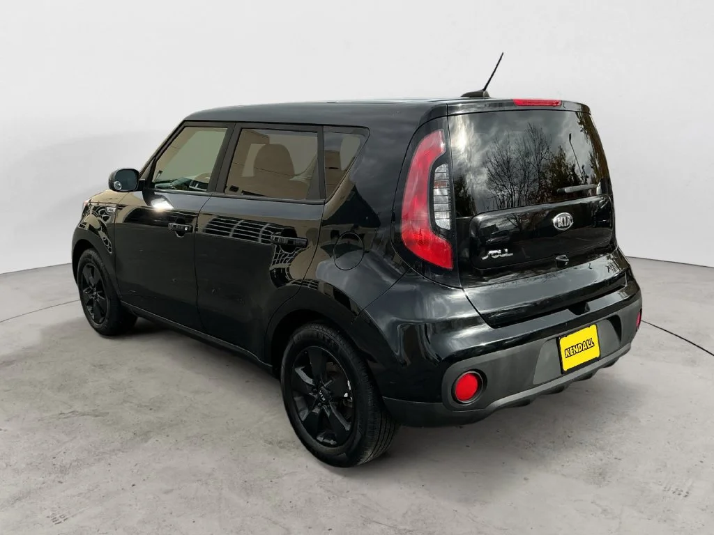 Used 2019 Black Kia Base image 7